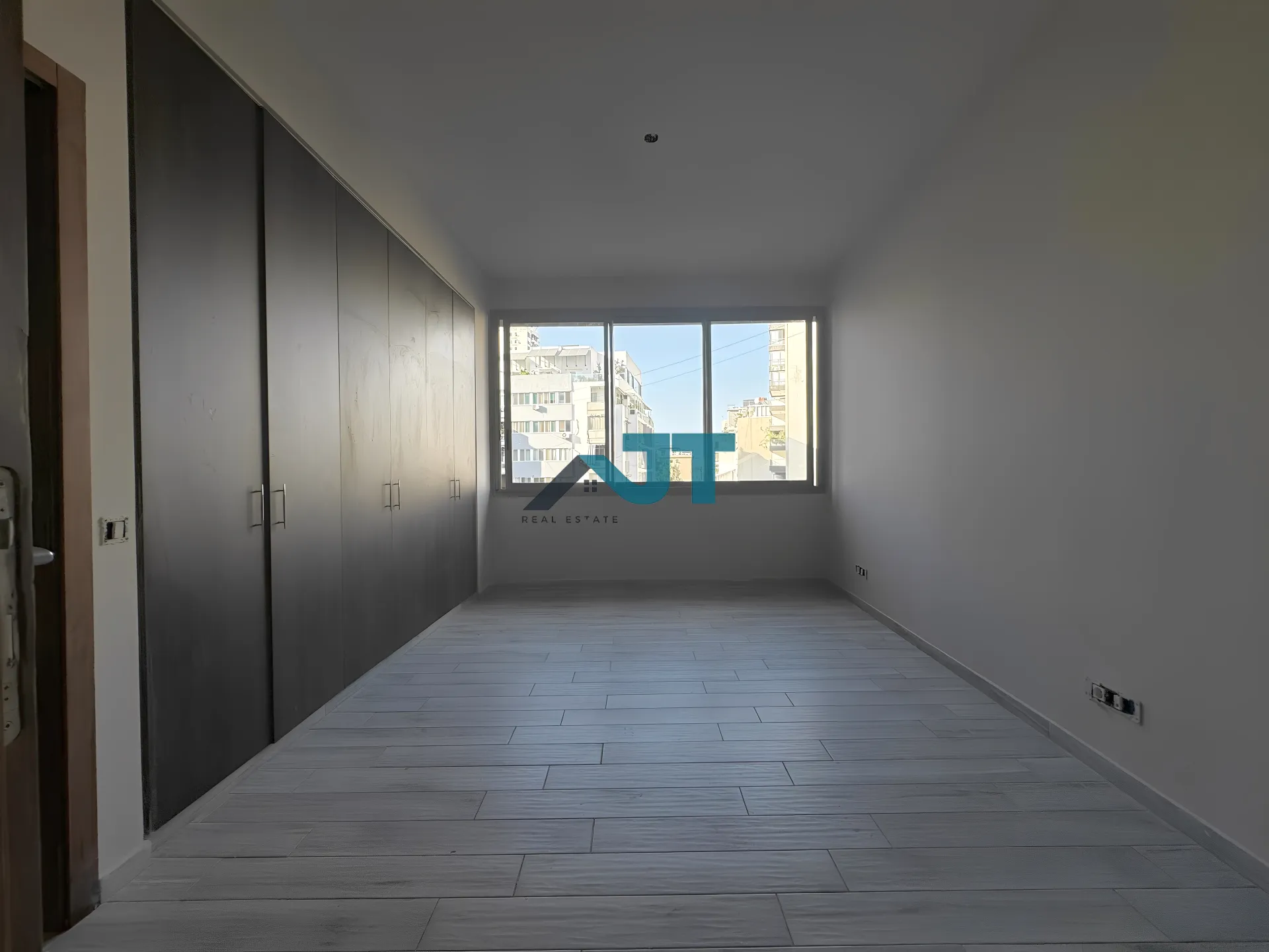 Apartment for Sale in Achrafieh - 2 bed, 3 bath