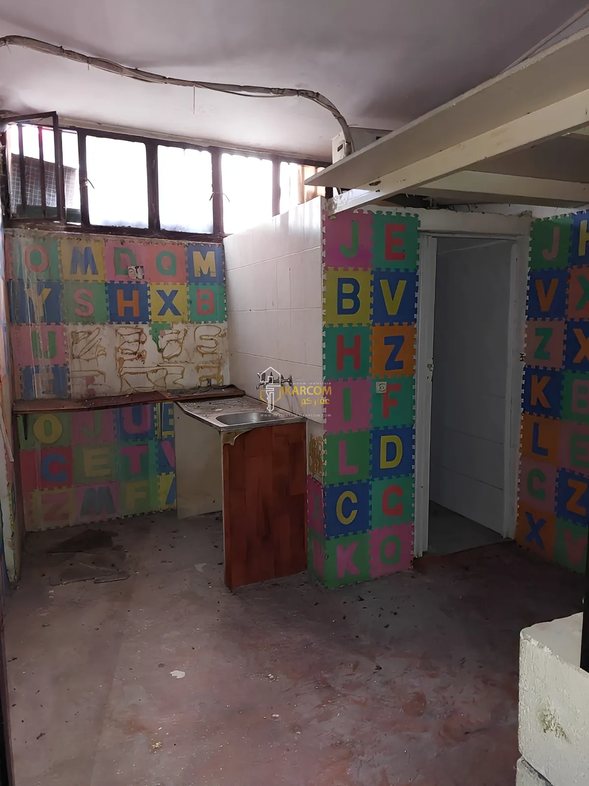 Warehouse for sale in Dekweneh