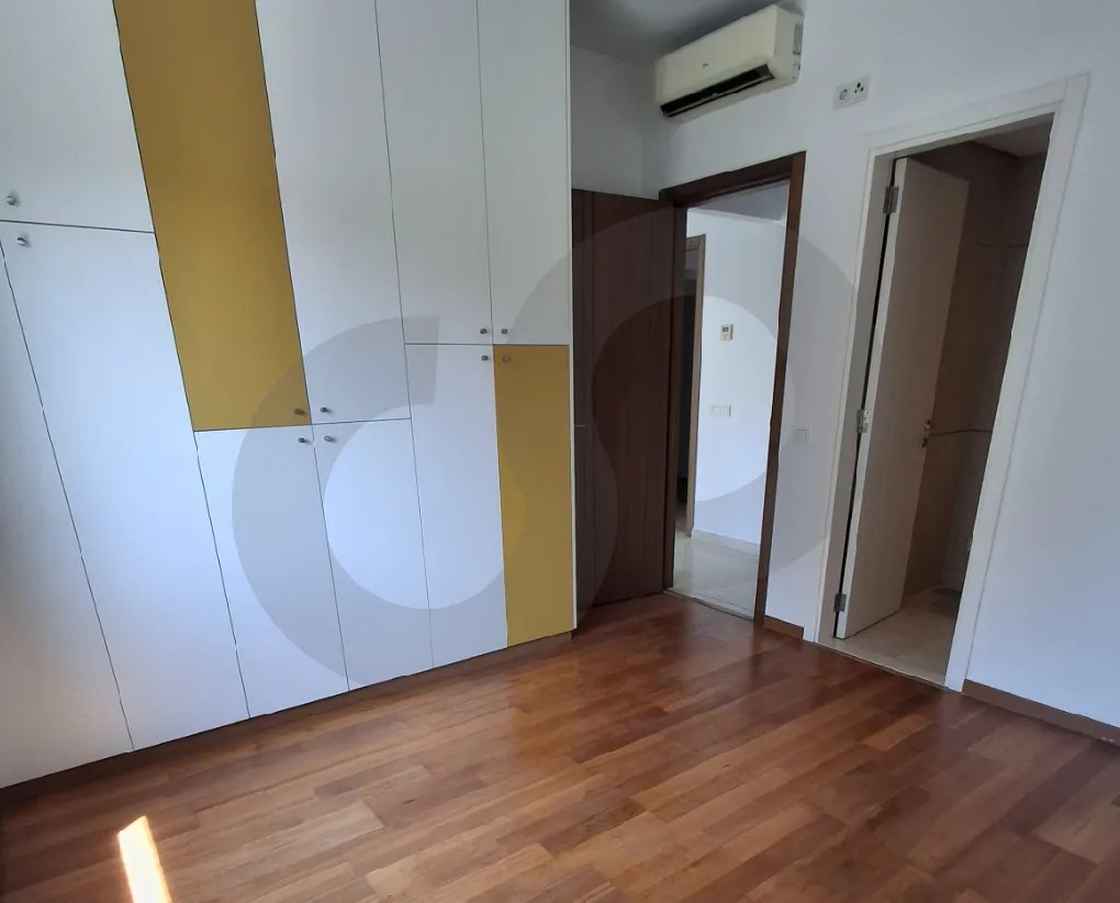 Building for Rent in Remeil