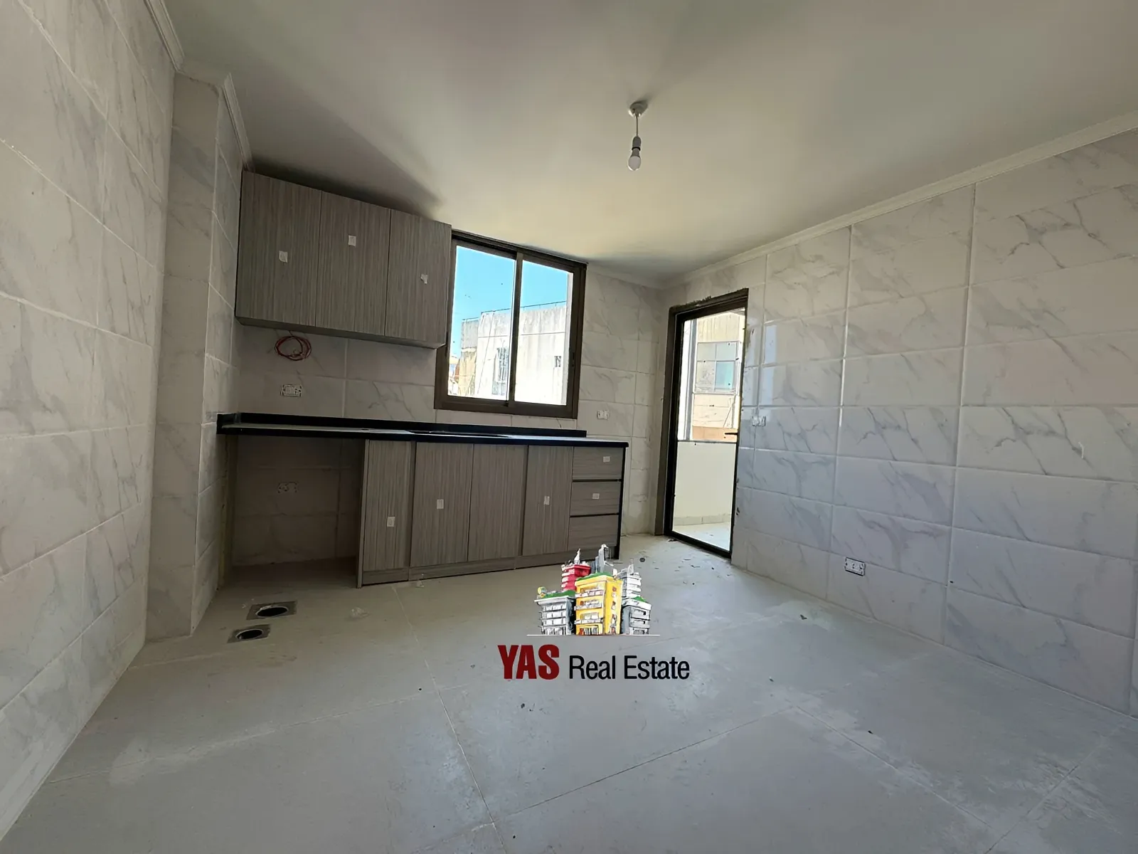 Apartment for Sale in Adonis - 3 bed, 2 bath