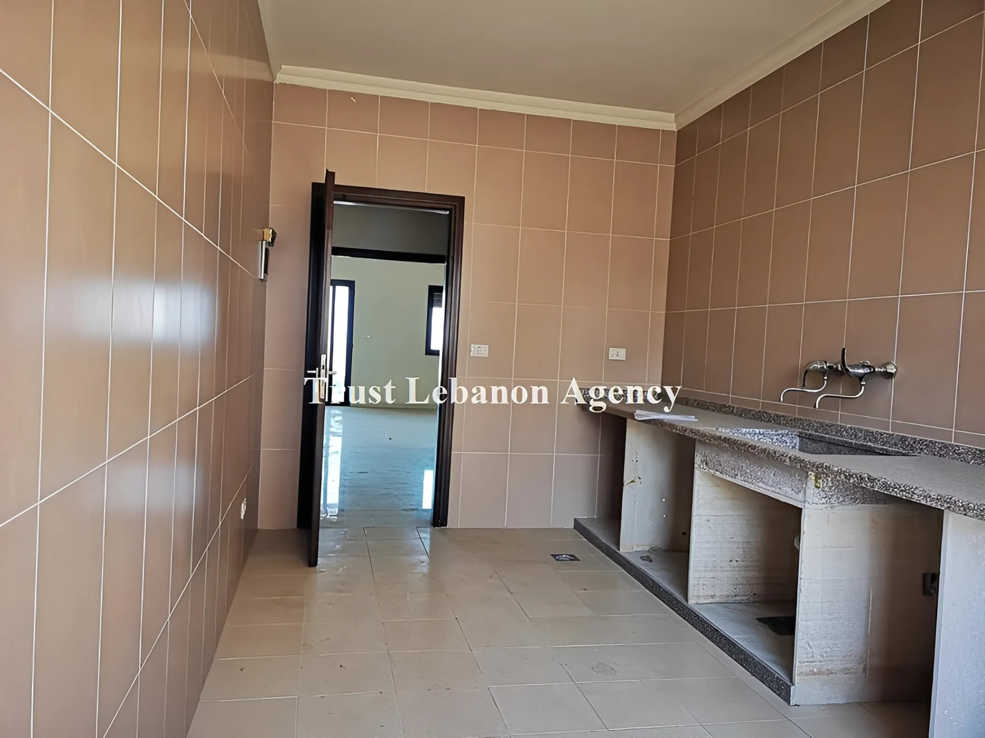 Office for sale in Metn, Bawchriye