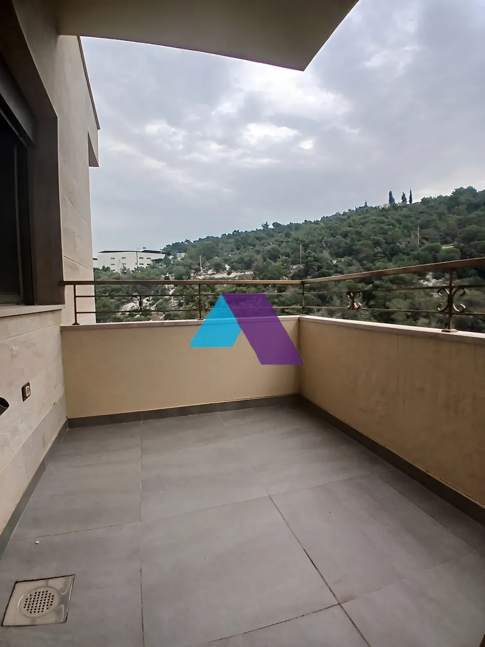 Apartment for Sale in Ain Saadeh