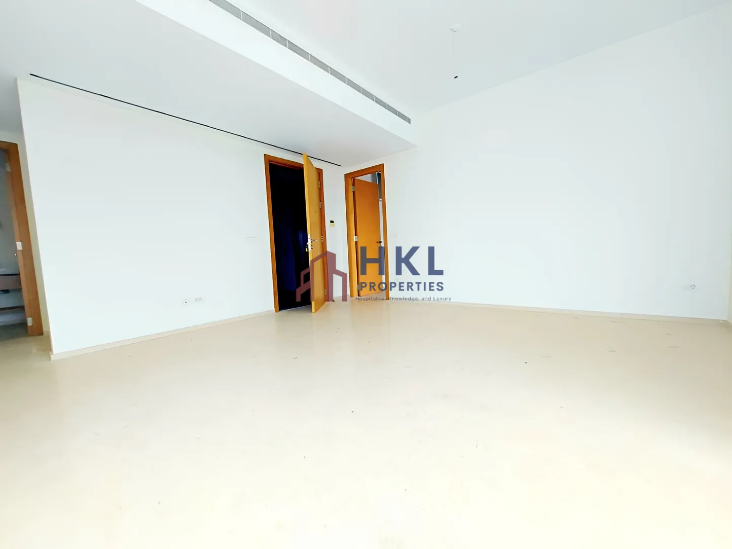 Apartment for rent in Ain El Mraiseh, Bayrut, Lebanon - 2 bed, 4 bath