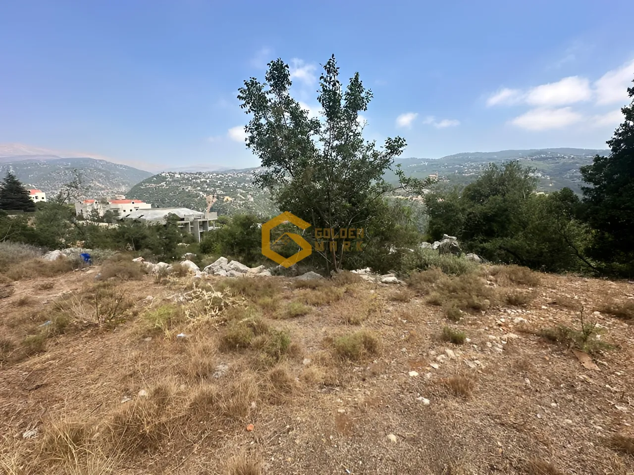 Land for Sale in Ballouneh