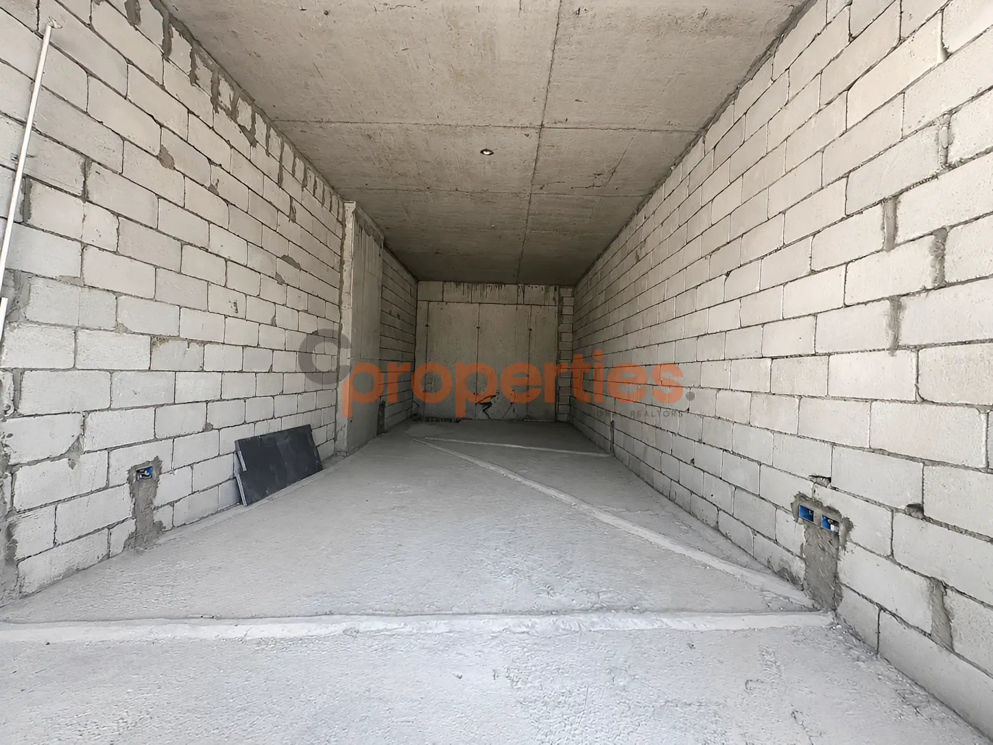 Shop for Sale in Jnah