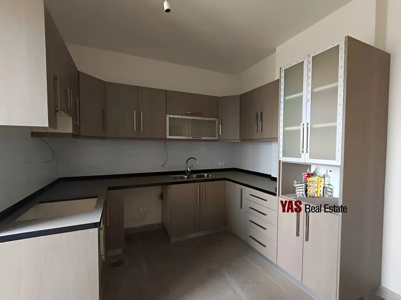 Apartment for Sale in Jdeideh - 3 bed, 4 bath