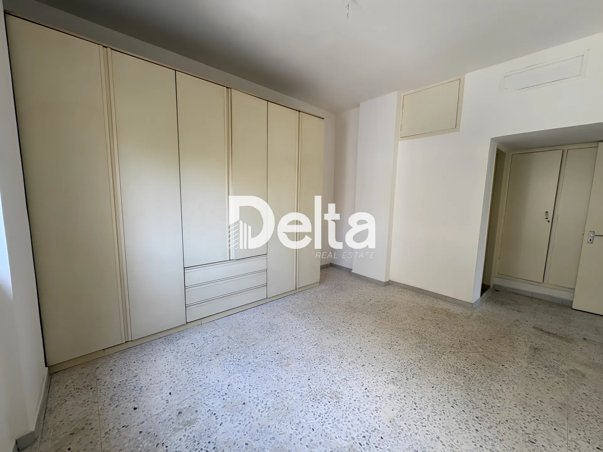 Apartment for sale in Mar elias, beirut, lebanon - 3 bed, 2.0 bath