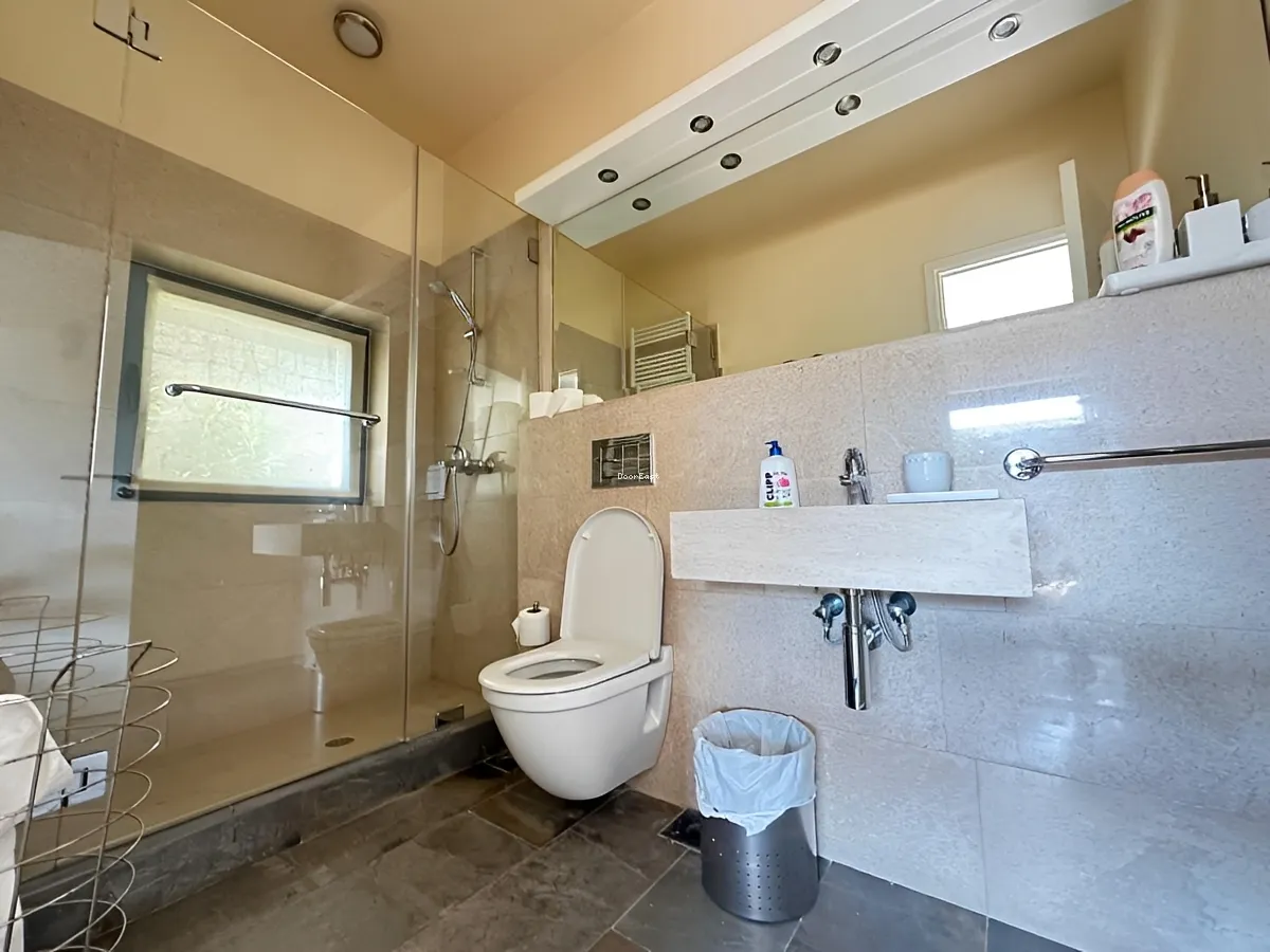 Chalet for sale in Aayoun El Siman