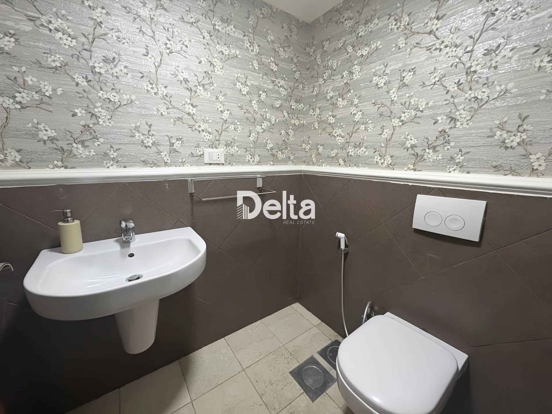 Apartment for rent in Zarif, beirut, lebanon