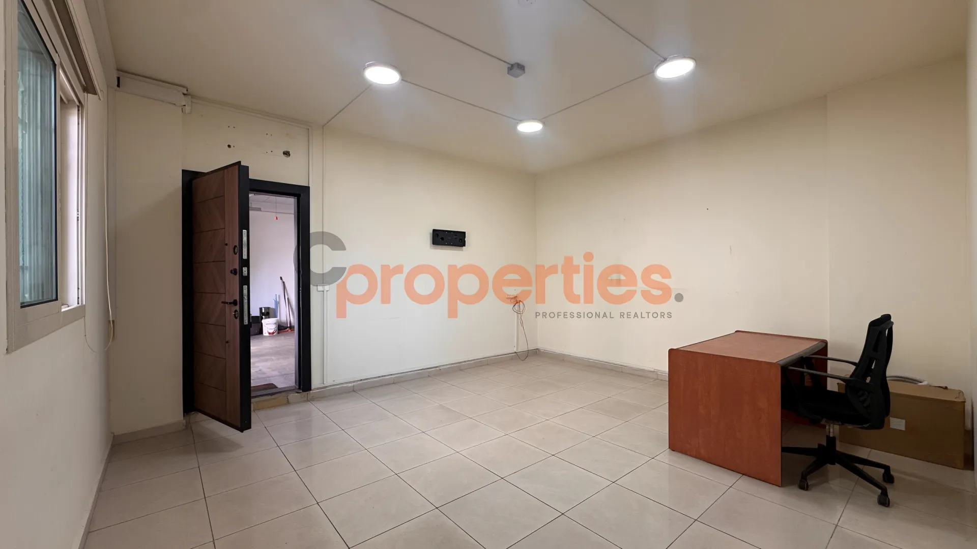 Warehouse for Rent in Aaoukar