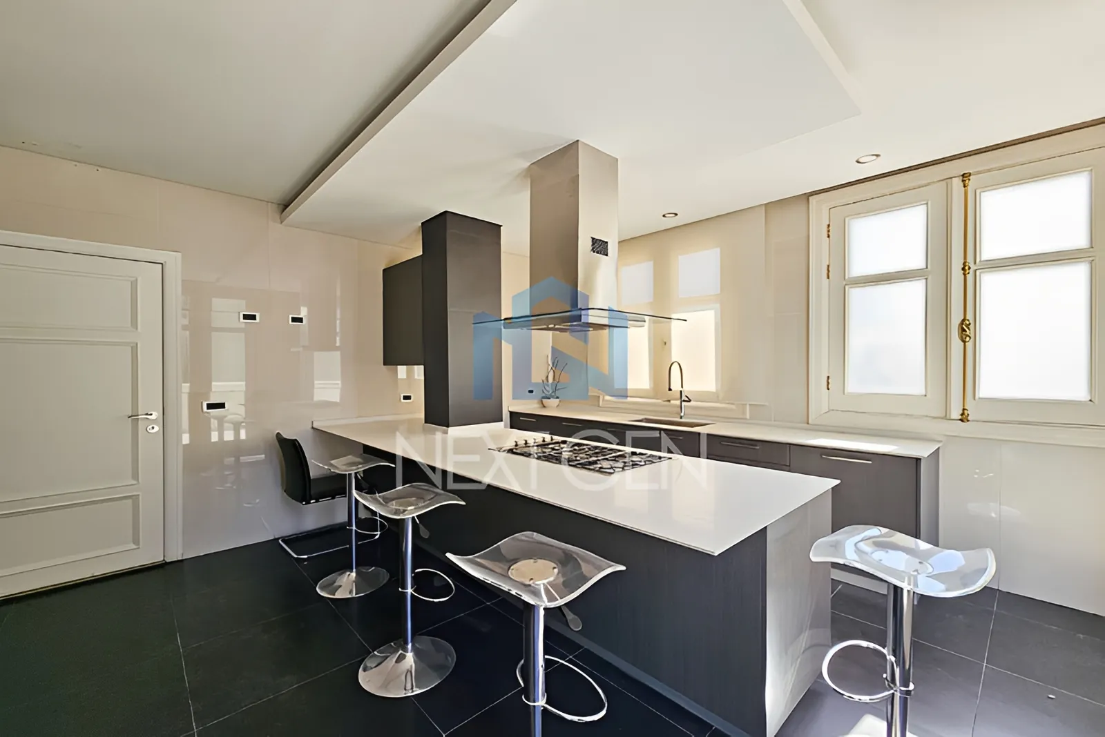 Apartment for Rent in Downtown - 3 bed, 5 bath