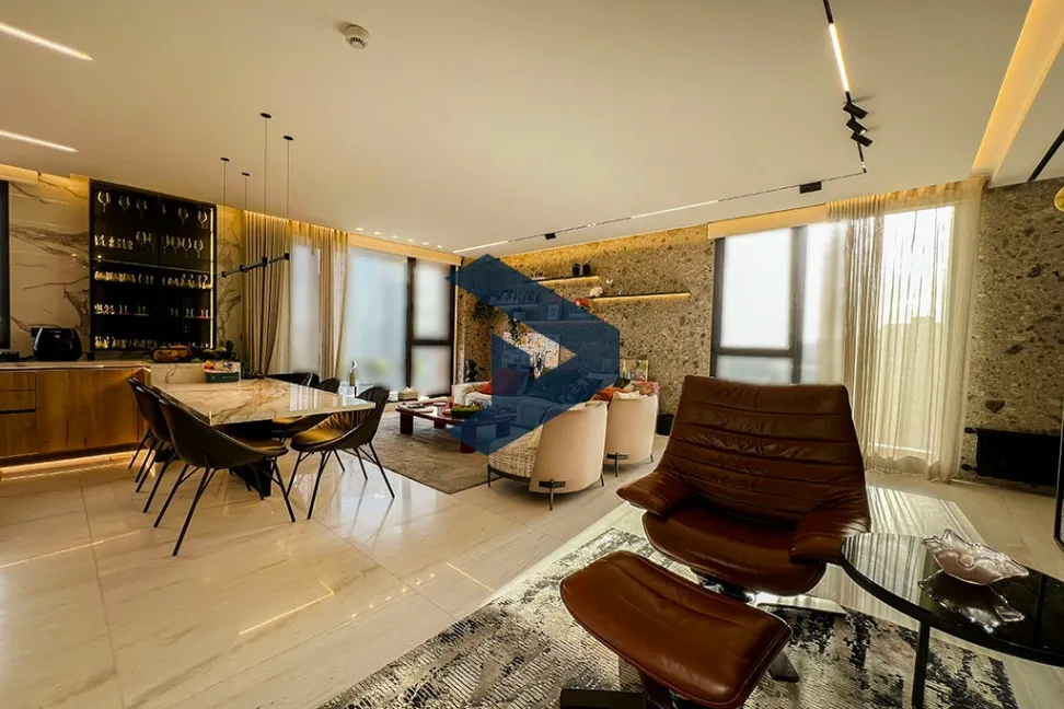 Apartment for sale in Achrafieh, Beirut, Lebanon - 3 bed, 4 bath