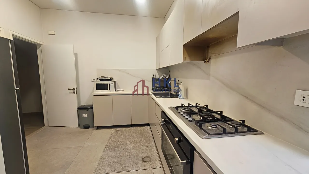 Apartment for rent in Caree d'or, Achrafieh