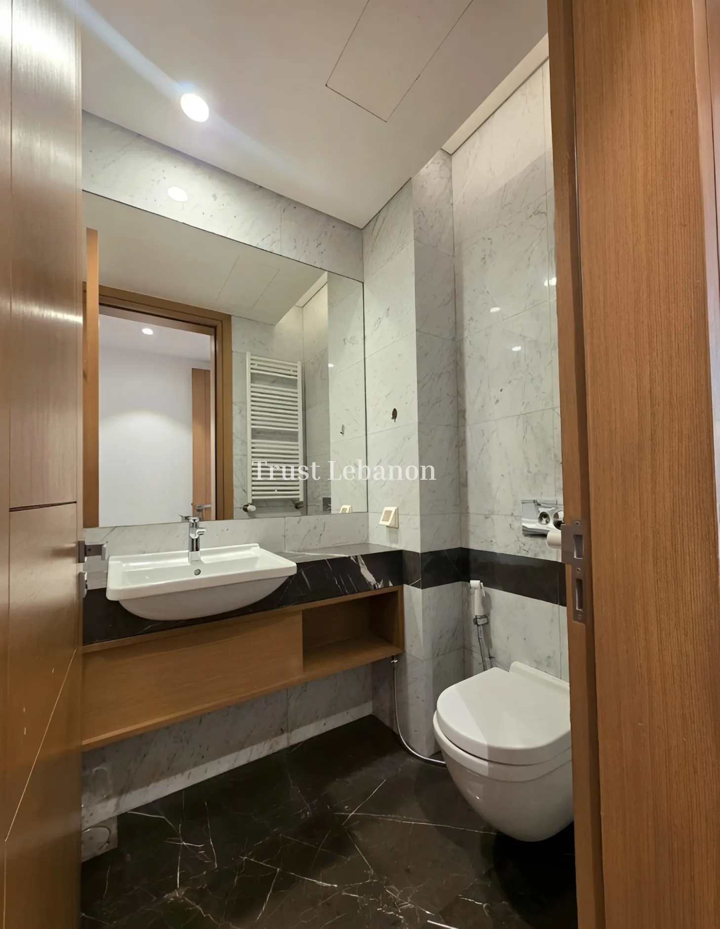 Apartment for rent in Gemmayzeh, Beirut, Lebanon - 4 bed, 5 bath