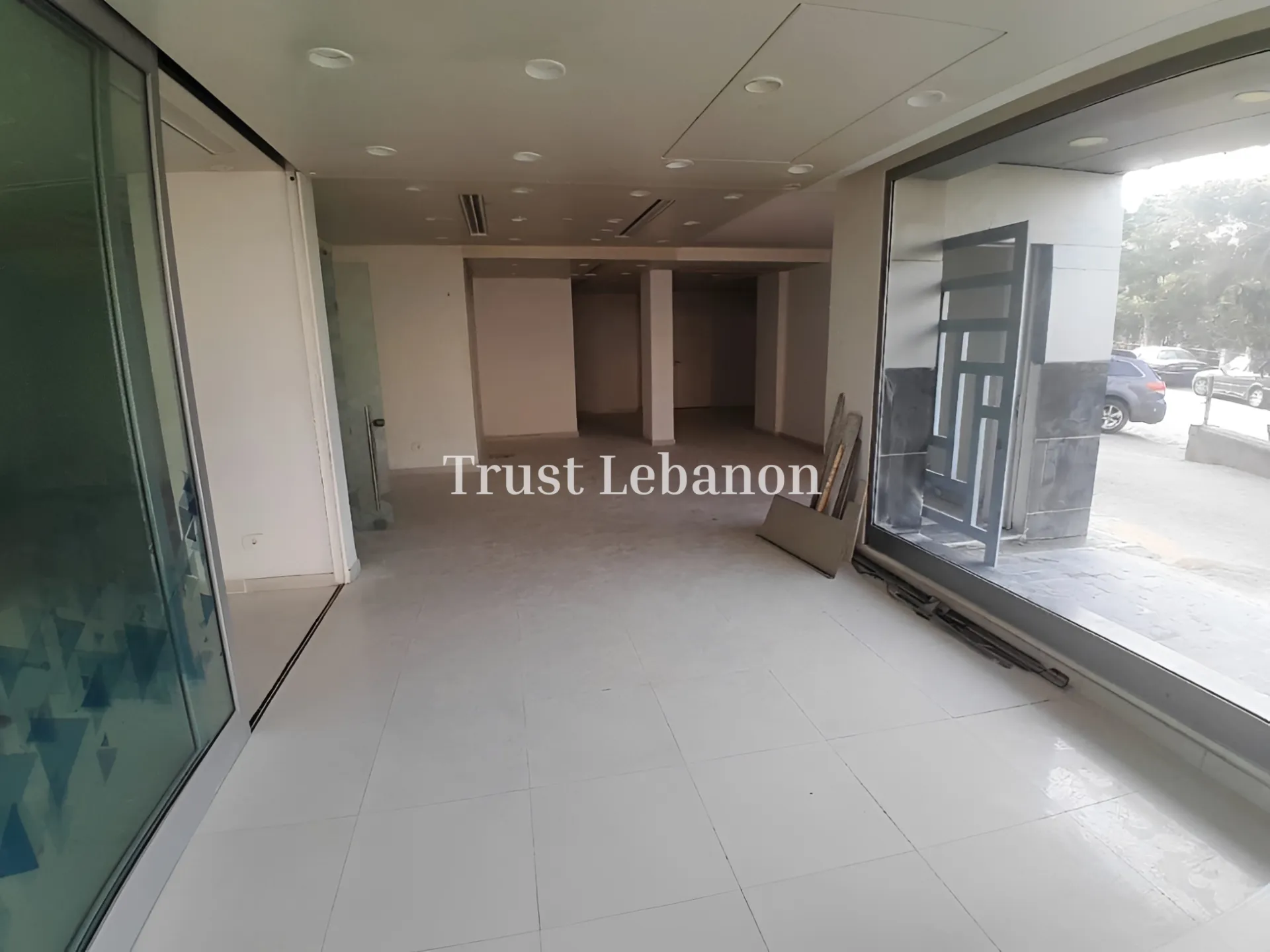 Showroom for rent in Zouk Mikael, Lebanon