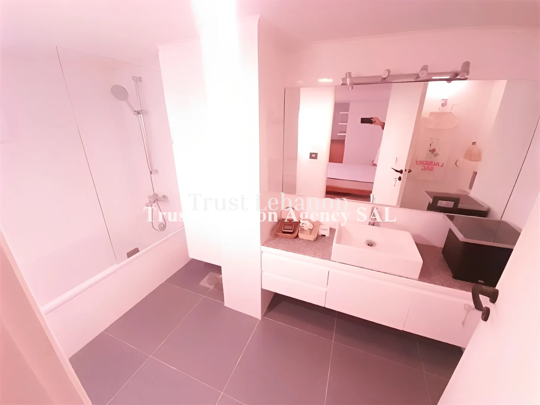 Apartment for rent in Ballouneh, Lebanon