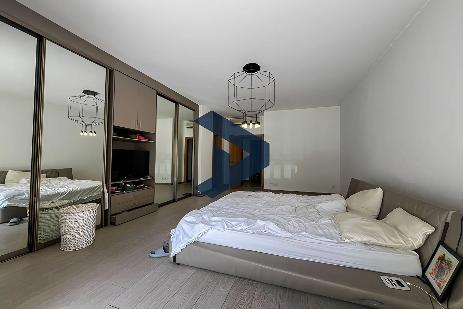 Apartment for sale in Caree d'or, Achrafieh, Lebanon