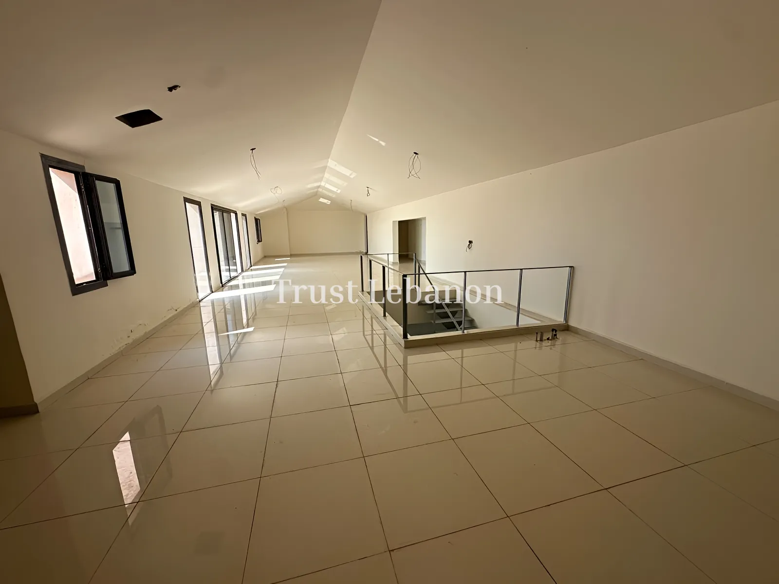 Penthouse for sale in Monteverde Main Street، Moutazah, Lebanon