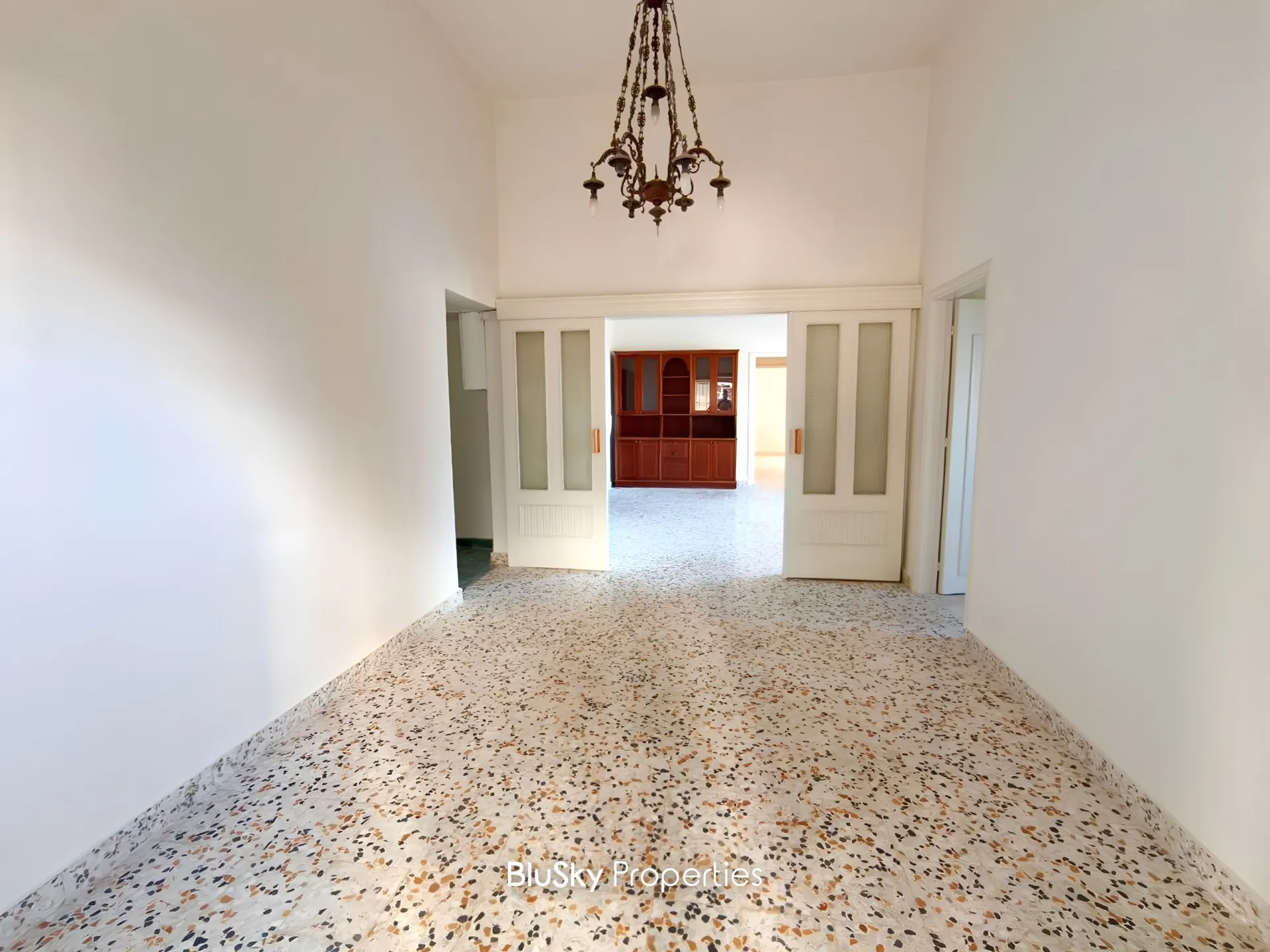 Apartment for rent in Mtayleb