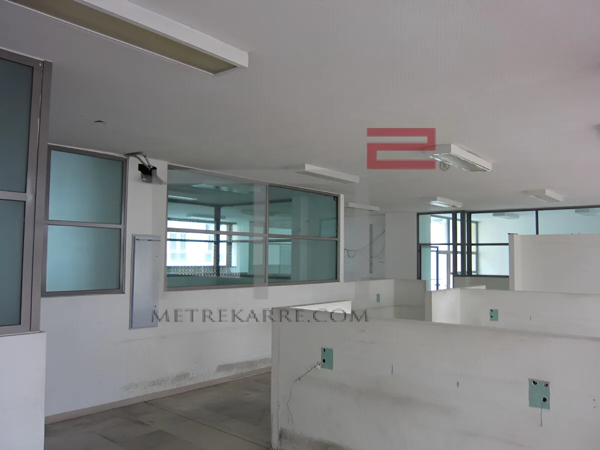 Office for rent in Nasra