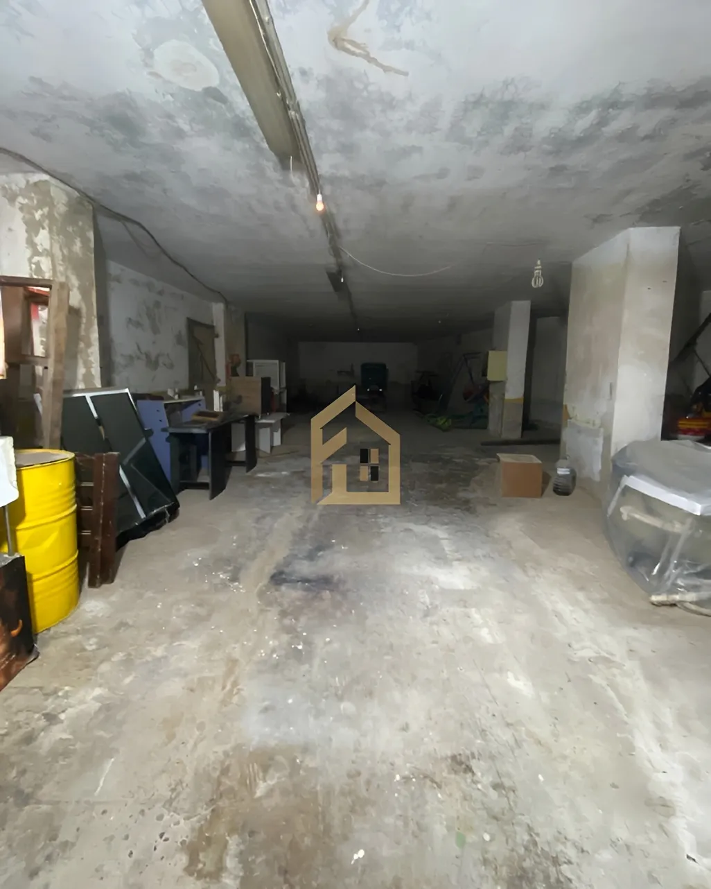 Warehouse for rent in Ballouneh, Lebanon