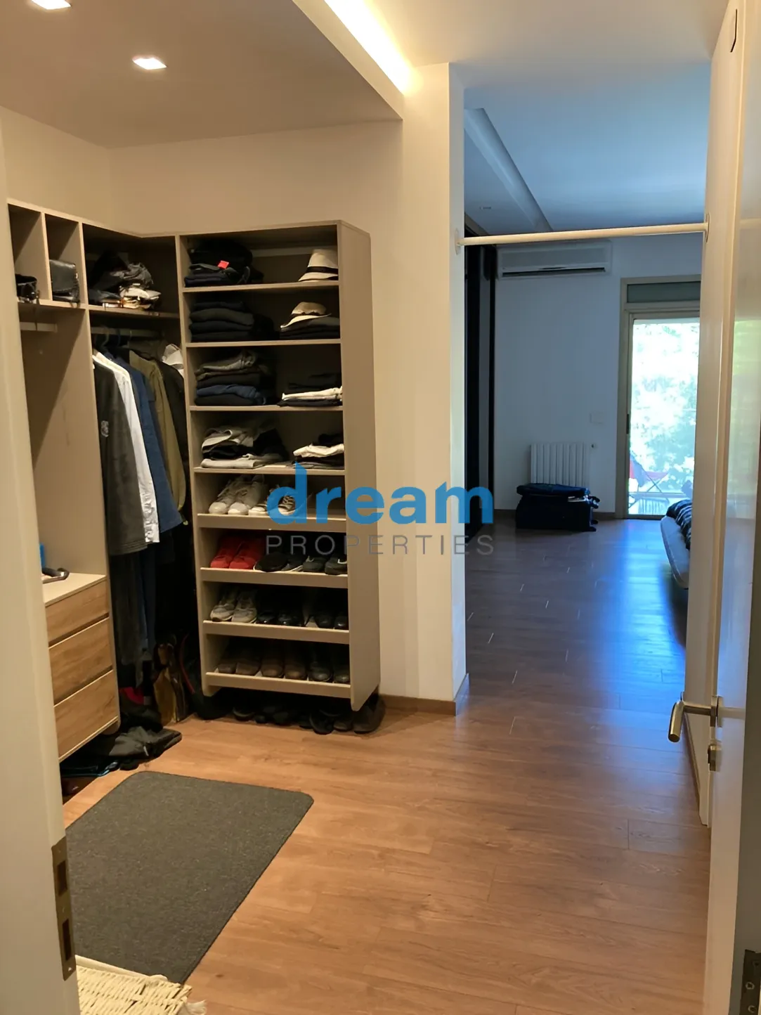 Apartment for rent in Achrafieh, Beirut, Lebanon - 3 bed, 3 bath