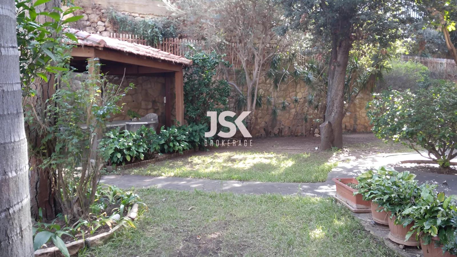 Villa for Sale in Naqqache - 6 bed