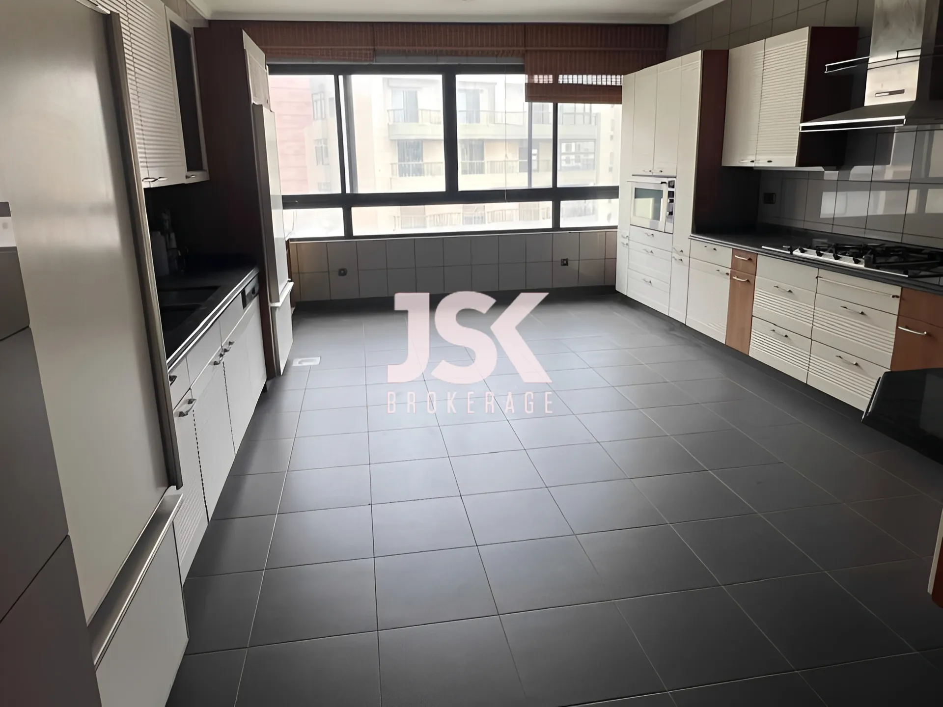Duplex for Sale in Ramlet El Bayda, Beirut, Lebanon