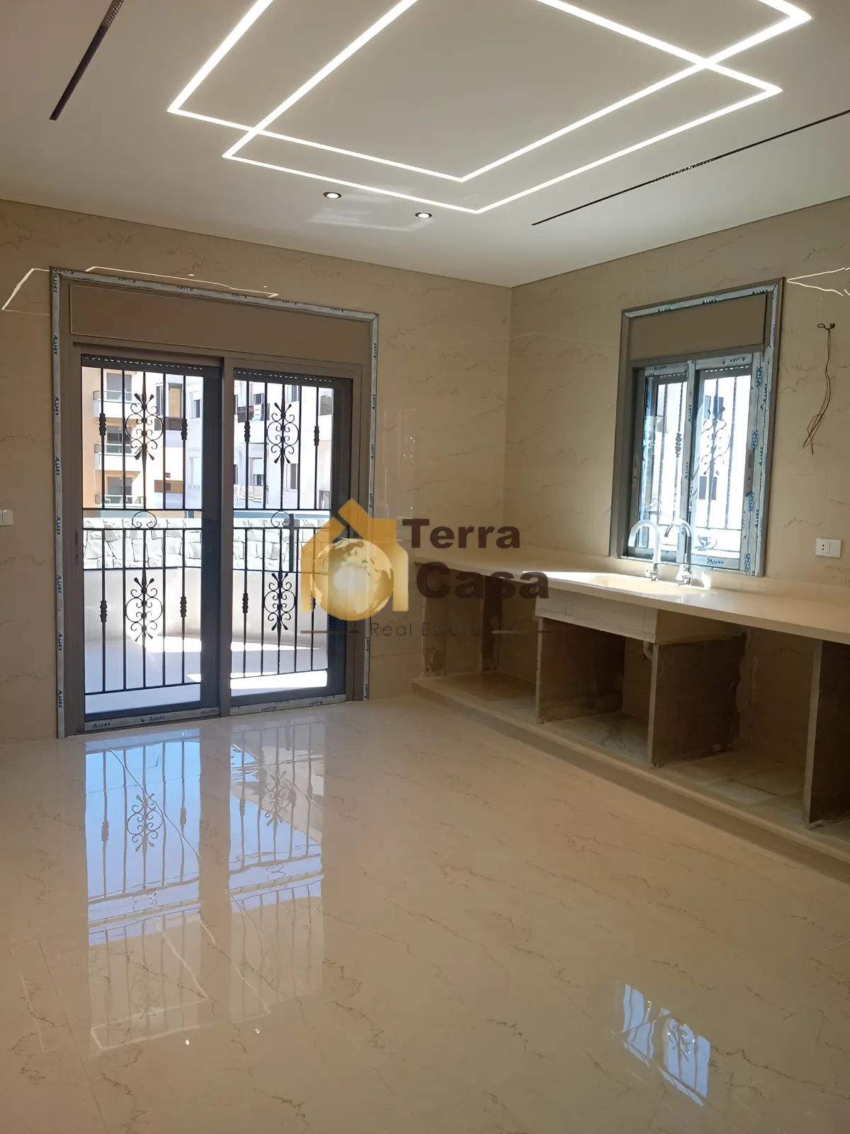 Apartment for Sale in Ksara - 4 bed, 4 bath