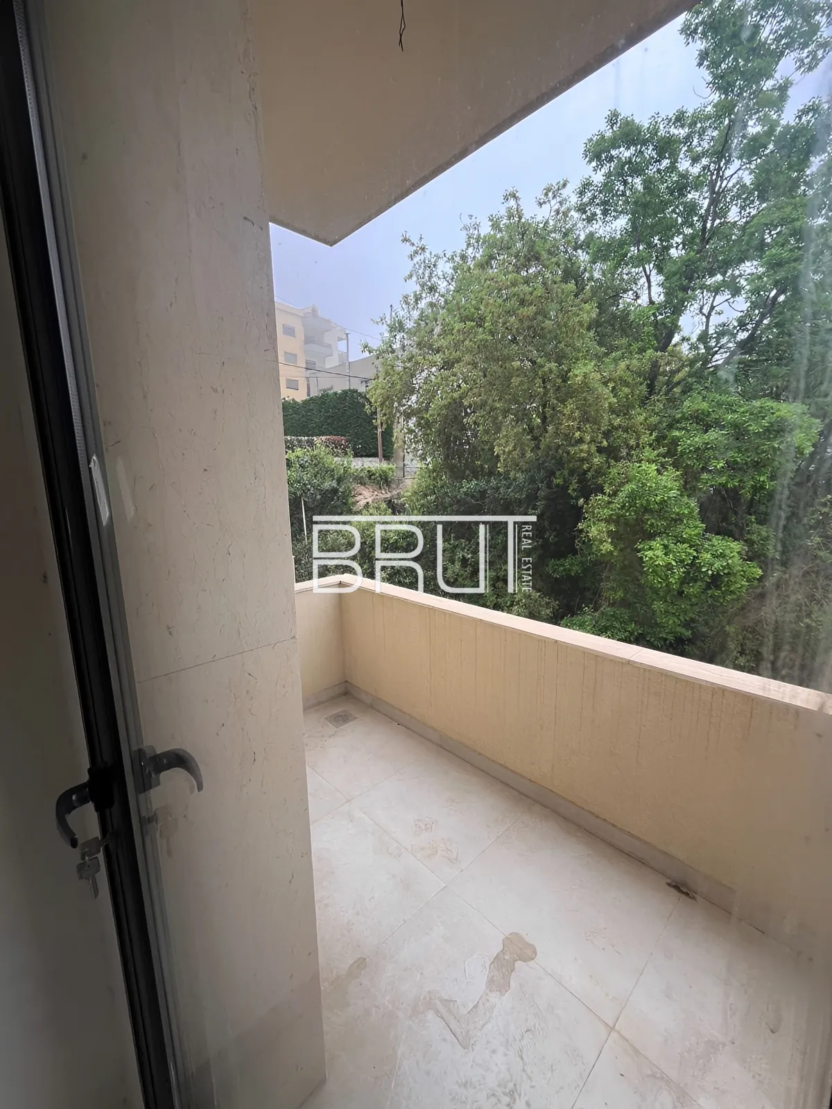 Apartment for Sale in Ballouneh