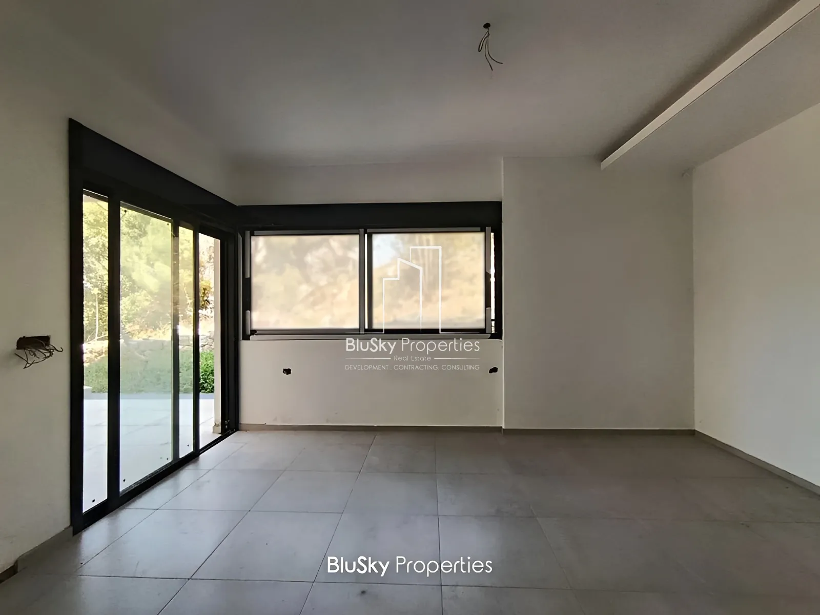 Apartment for Sale in Kfarhbeb - 3 bed, 4 bath