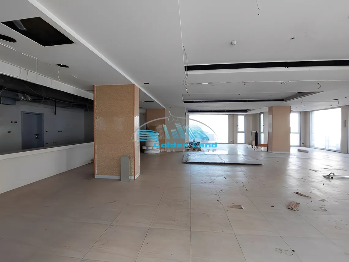 Showroom for rent in Dekwaneh
