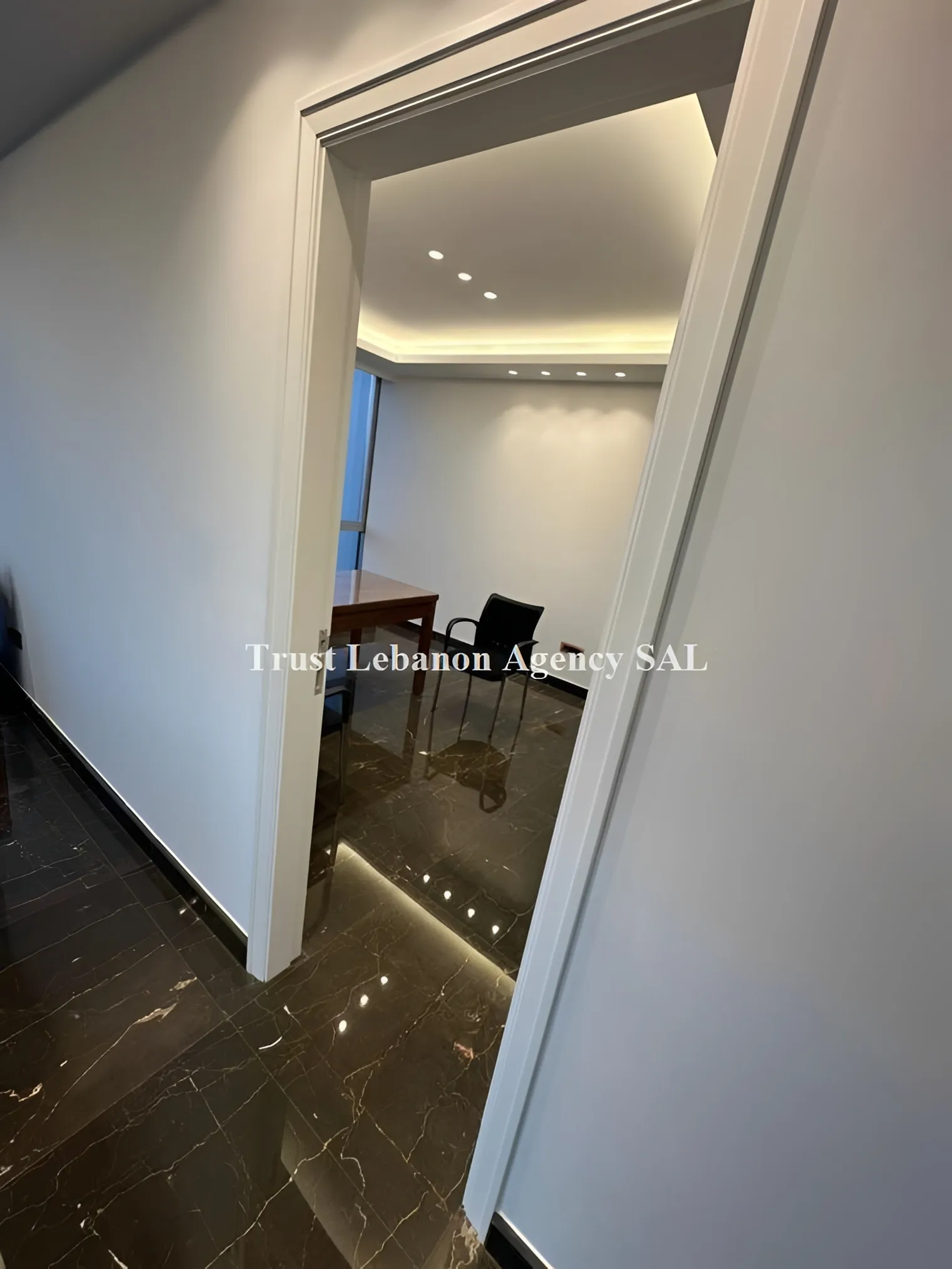 Office for rent in Metn, Dekweneh