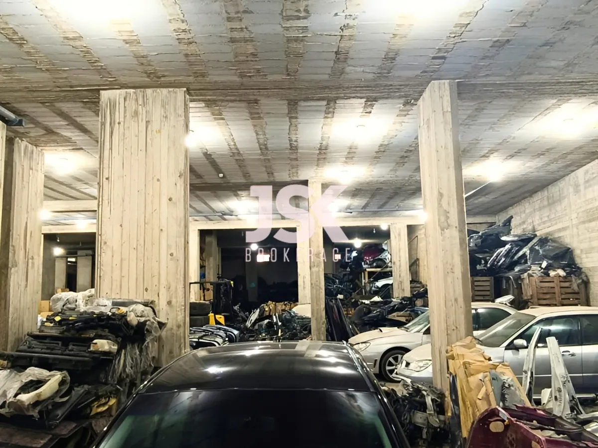 Warehouse for sale in Zouk Mikael