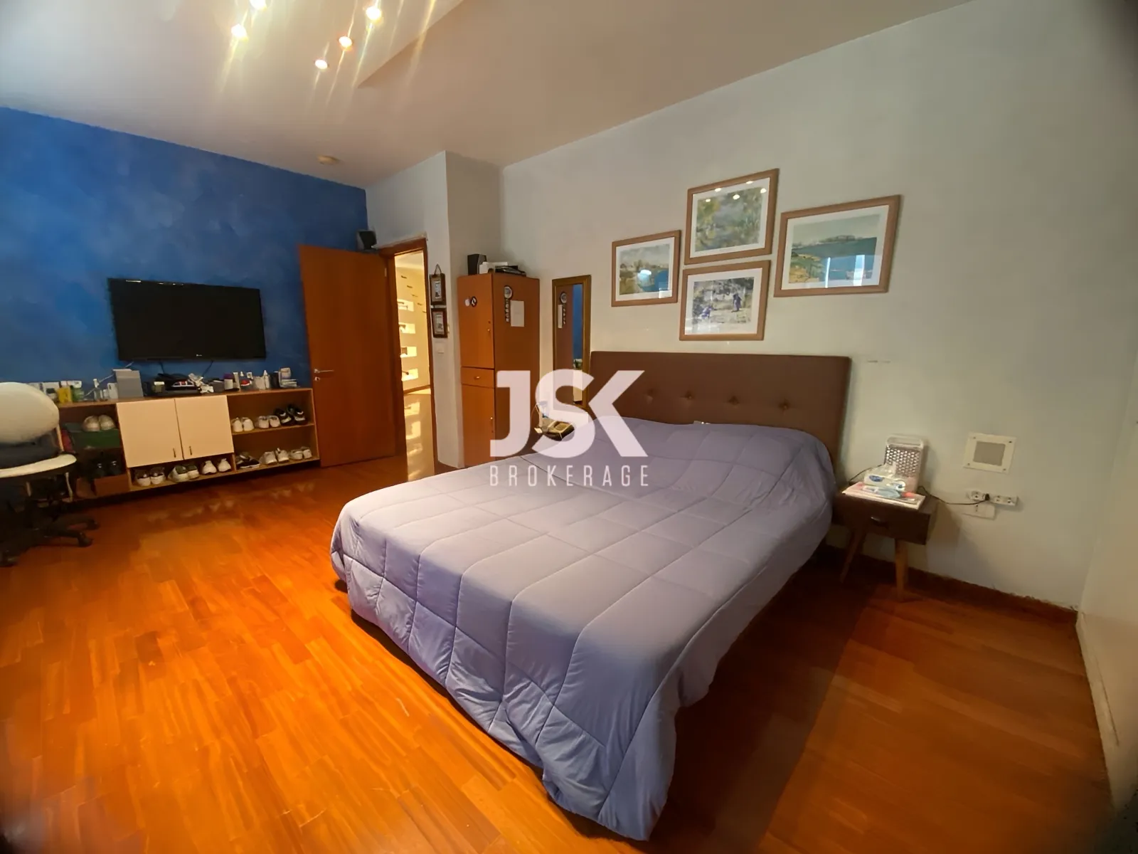 Office for Sale in Ras
