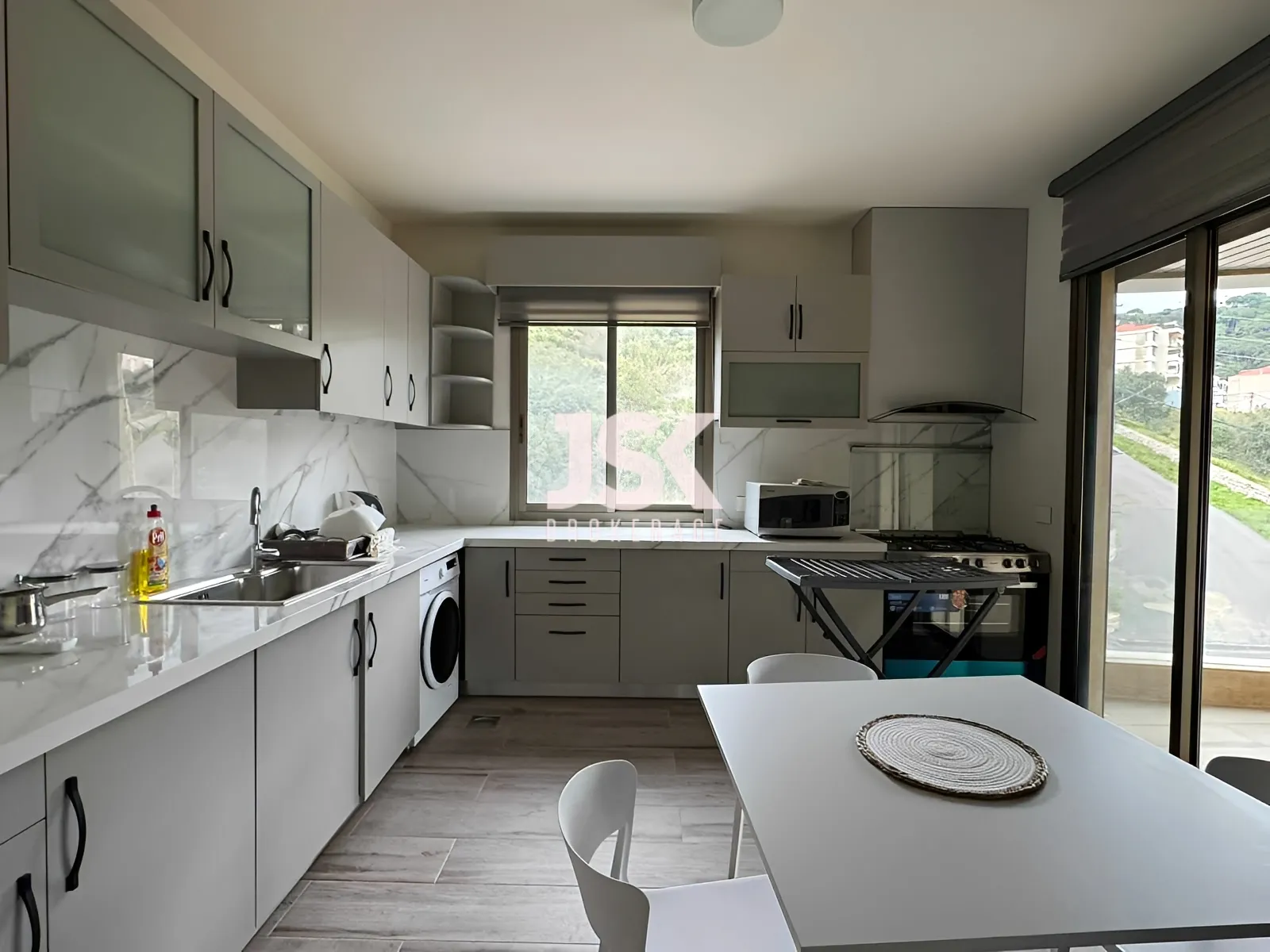 Apartment for Sale in Ain Saadeh