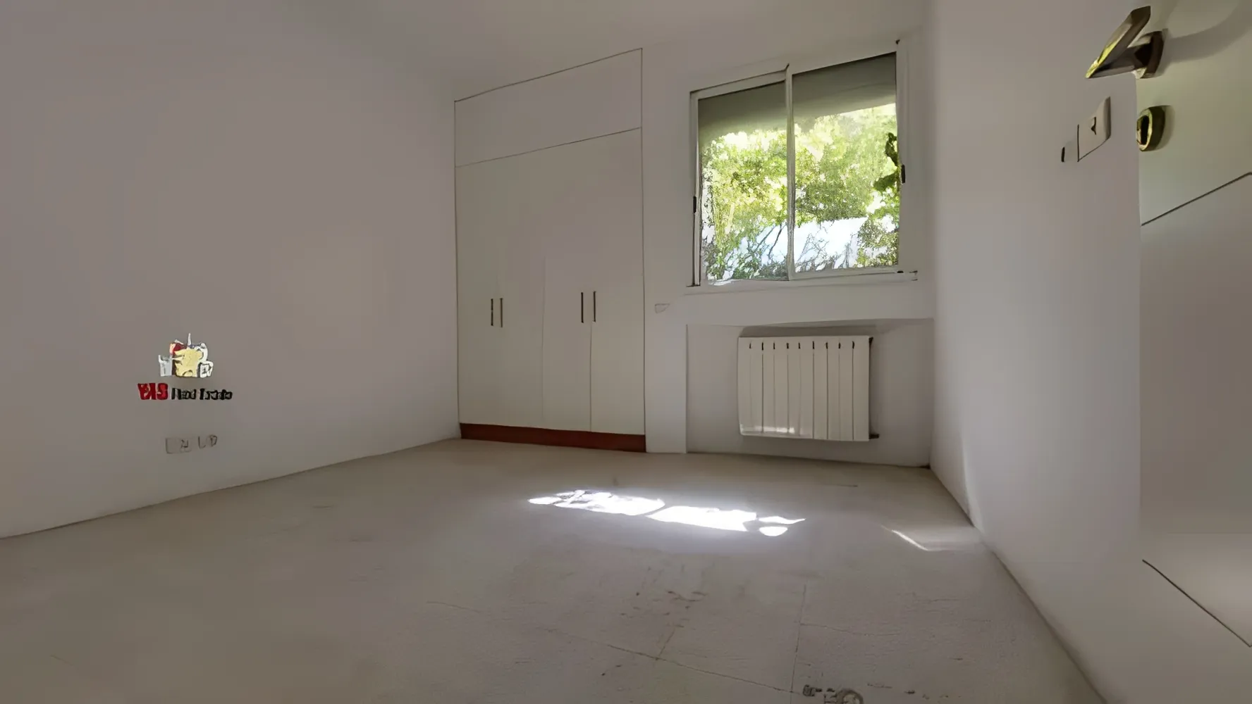 Apartment for Sale in Achrafieh - 3 bed, 4 bath