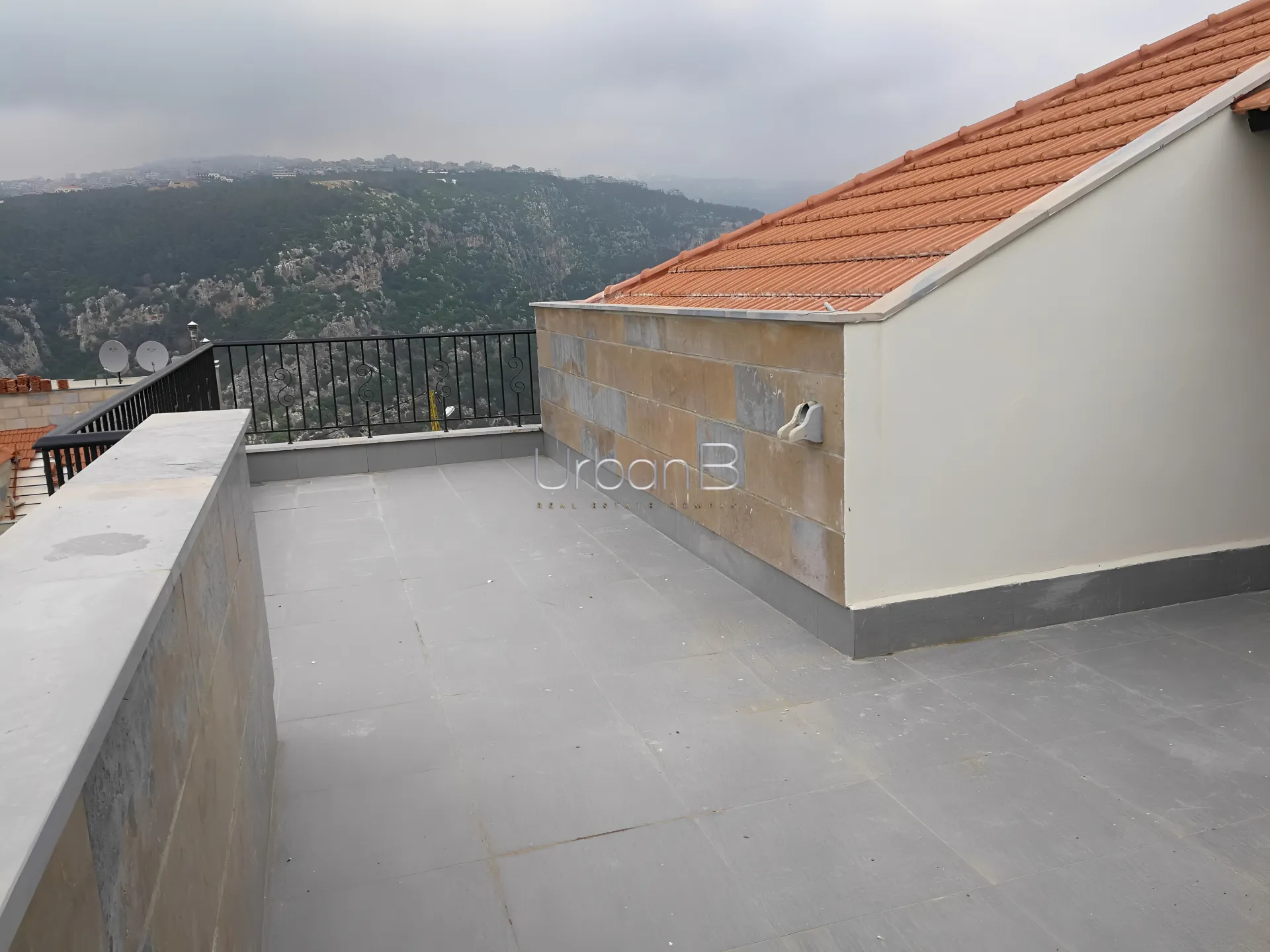 Duplex in Qornet el hamra, lebanon