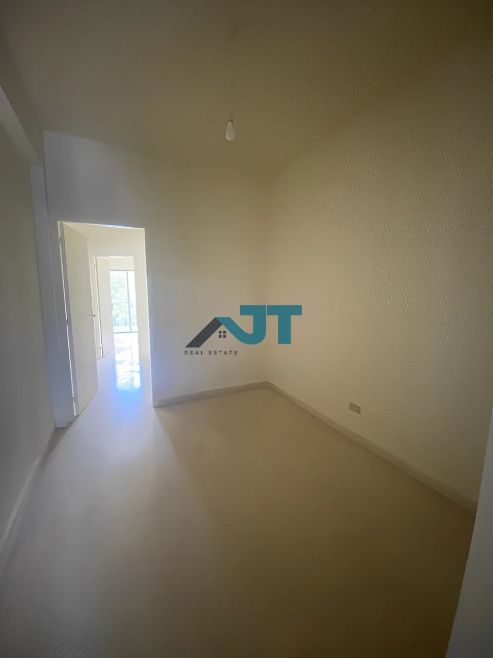 Apartment for Sale in Awkar