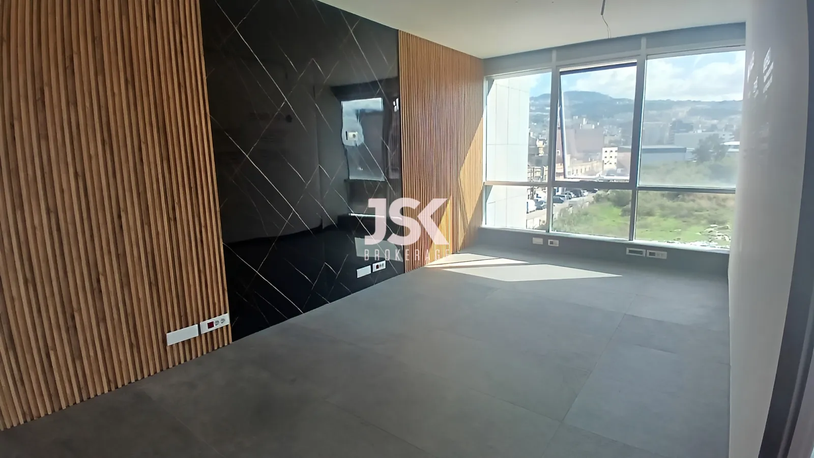 Office for Rent in Dekwaneh