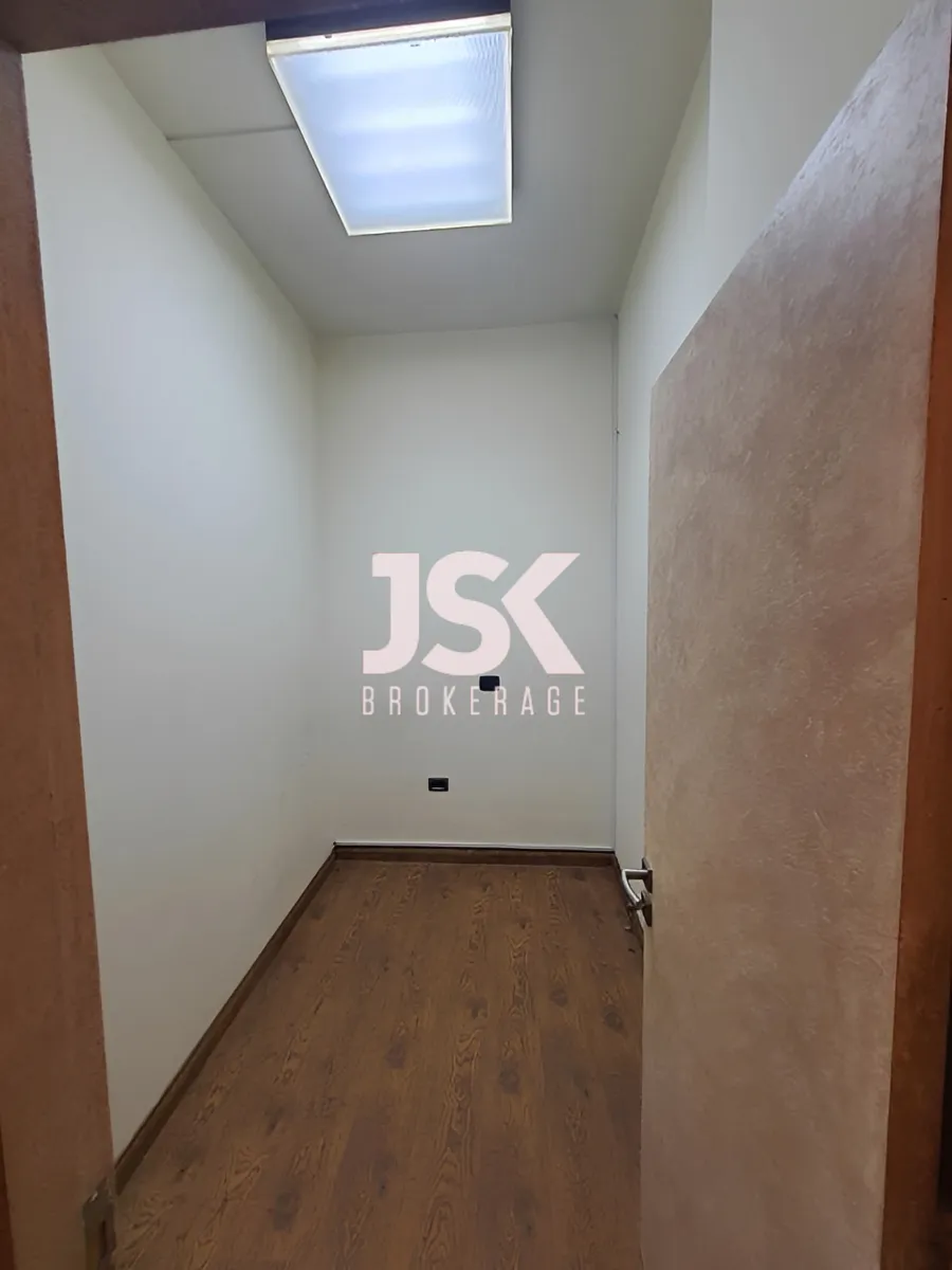 Office for sale in Mansourieh