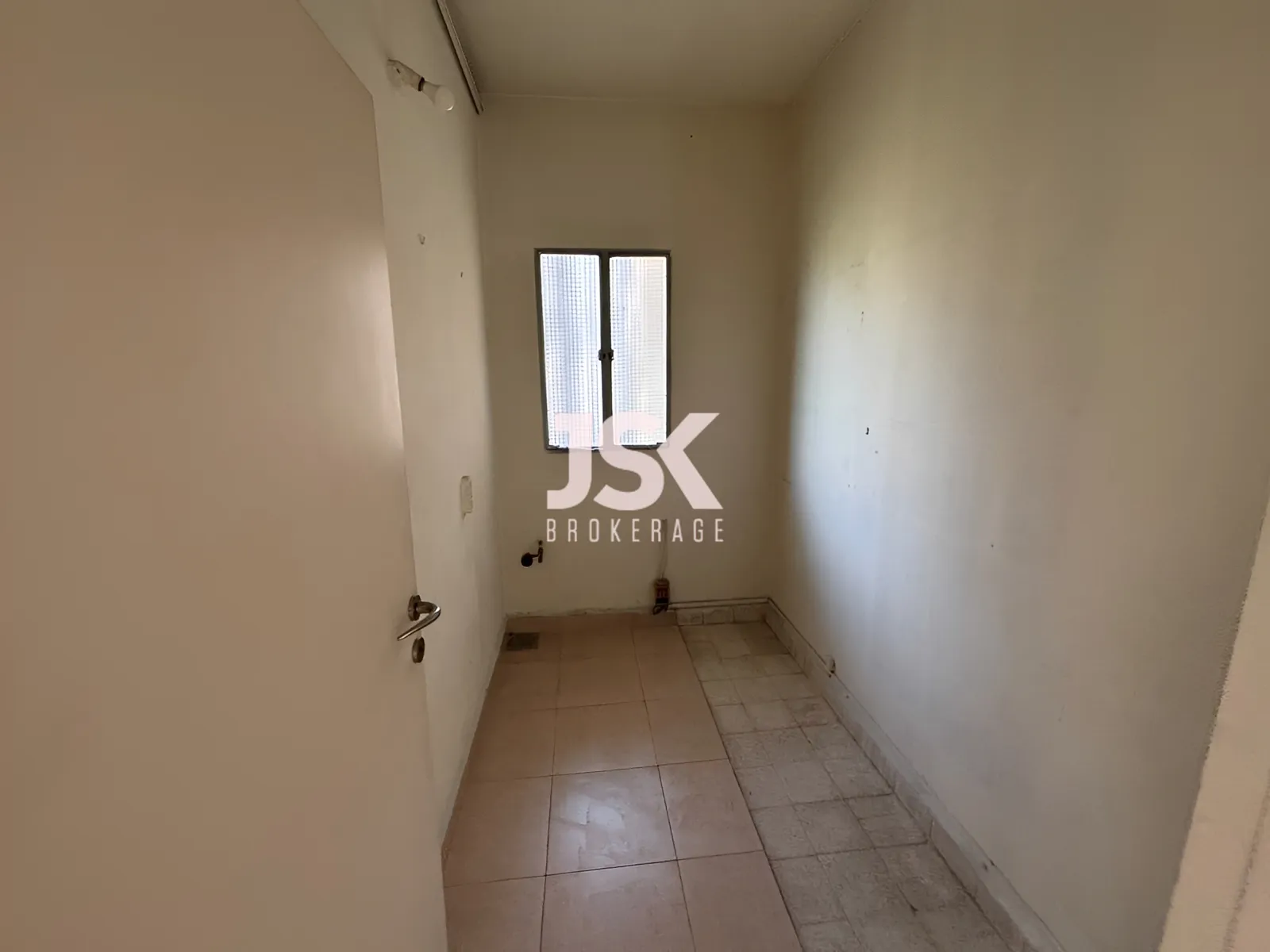 Office for Rent in Naqqache
