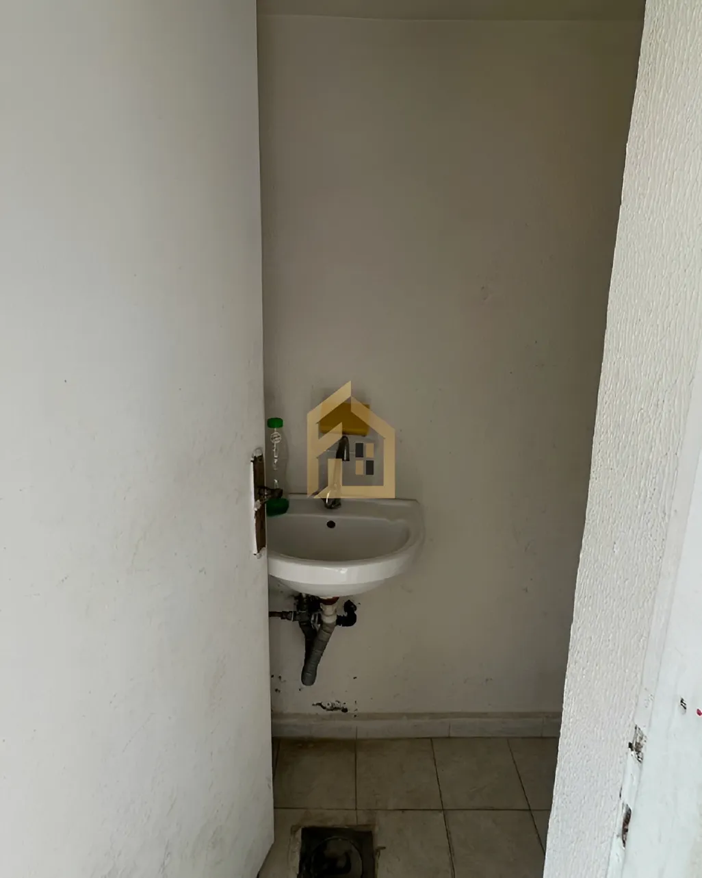 Shop for rent in Dbayeh, Lebanon