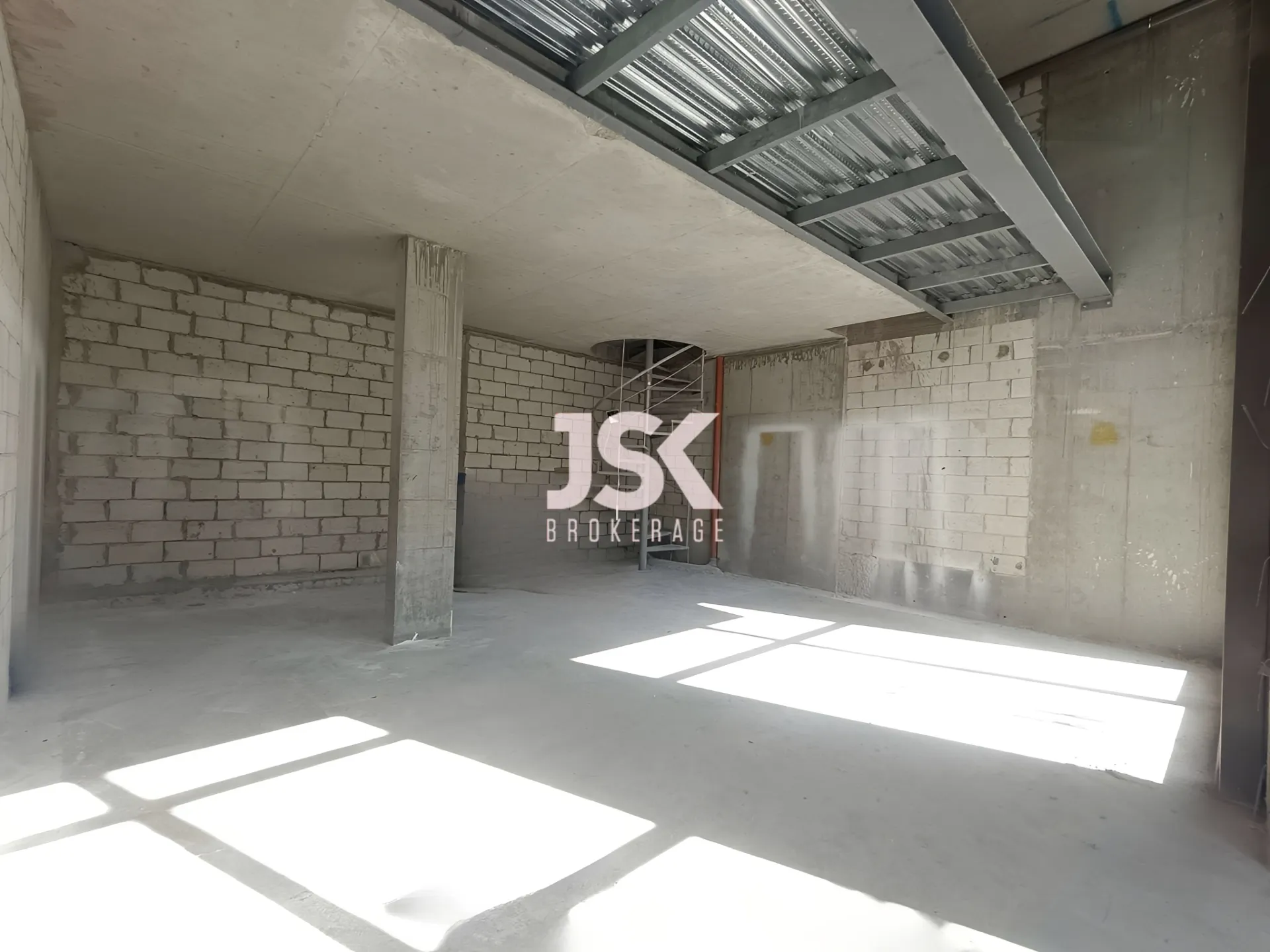 Shop for Rent in Achrafieh