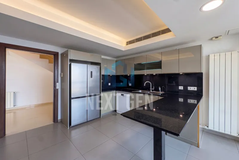 Duplex for rent in Achrafieh