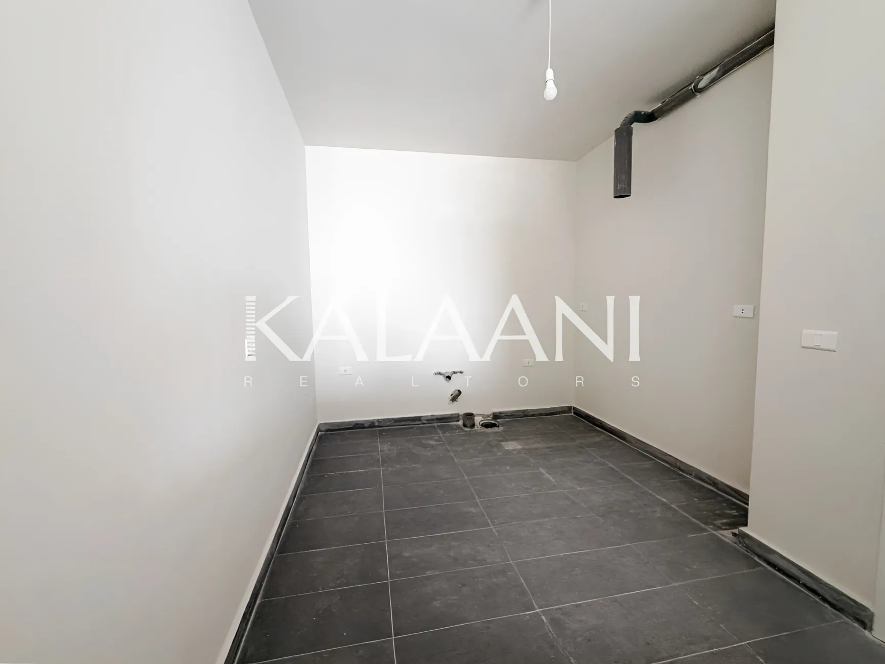 Apartment for sale in Qornet El Hamra, Lebanon - 2 bed, 2 bath