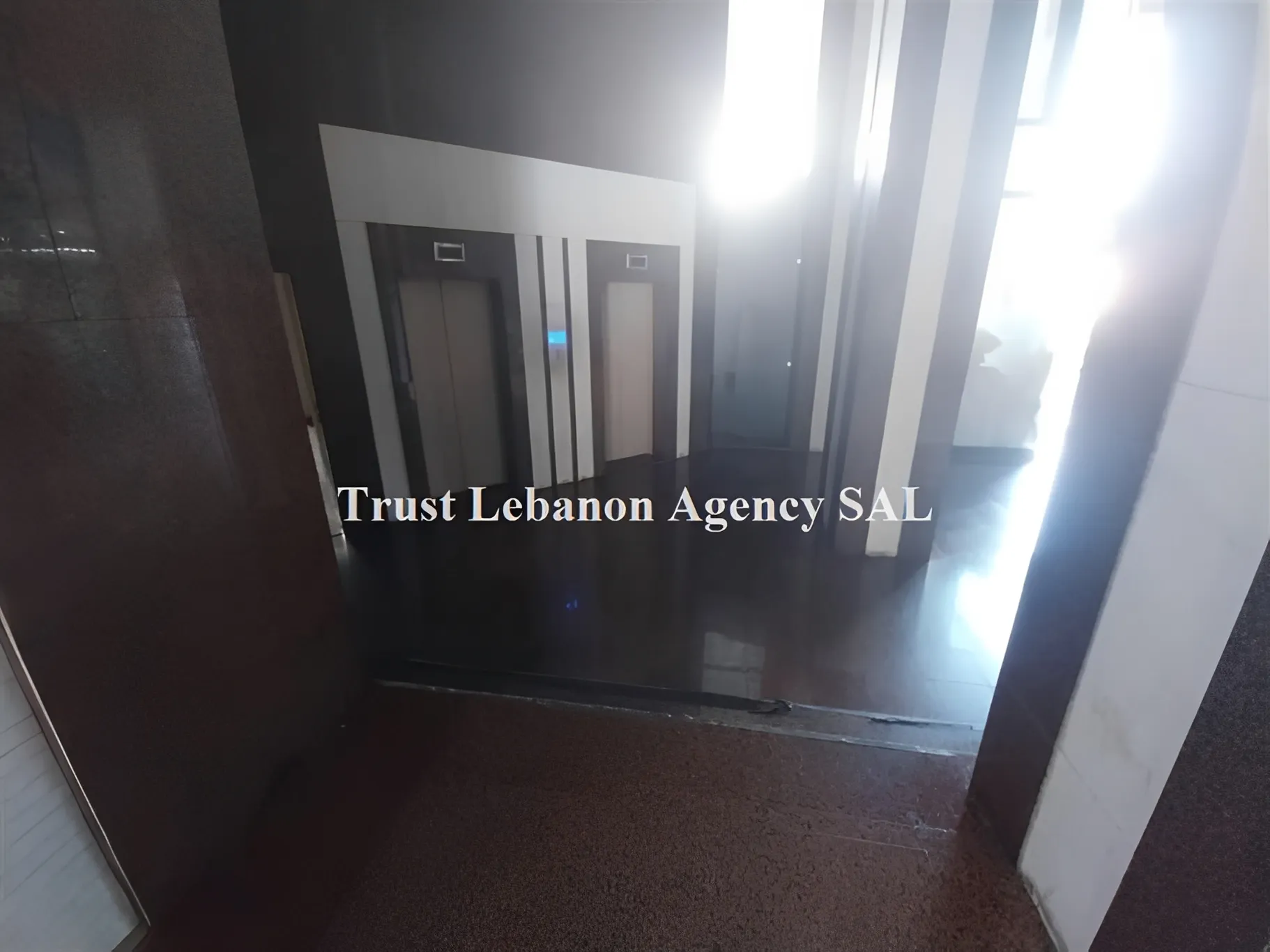 Office for sale in Baabda, Furn Al Chebak