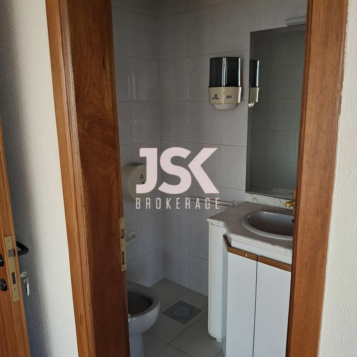 Office for Sale in Dekwaneh