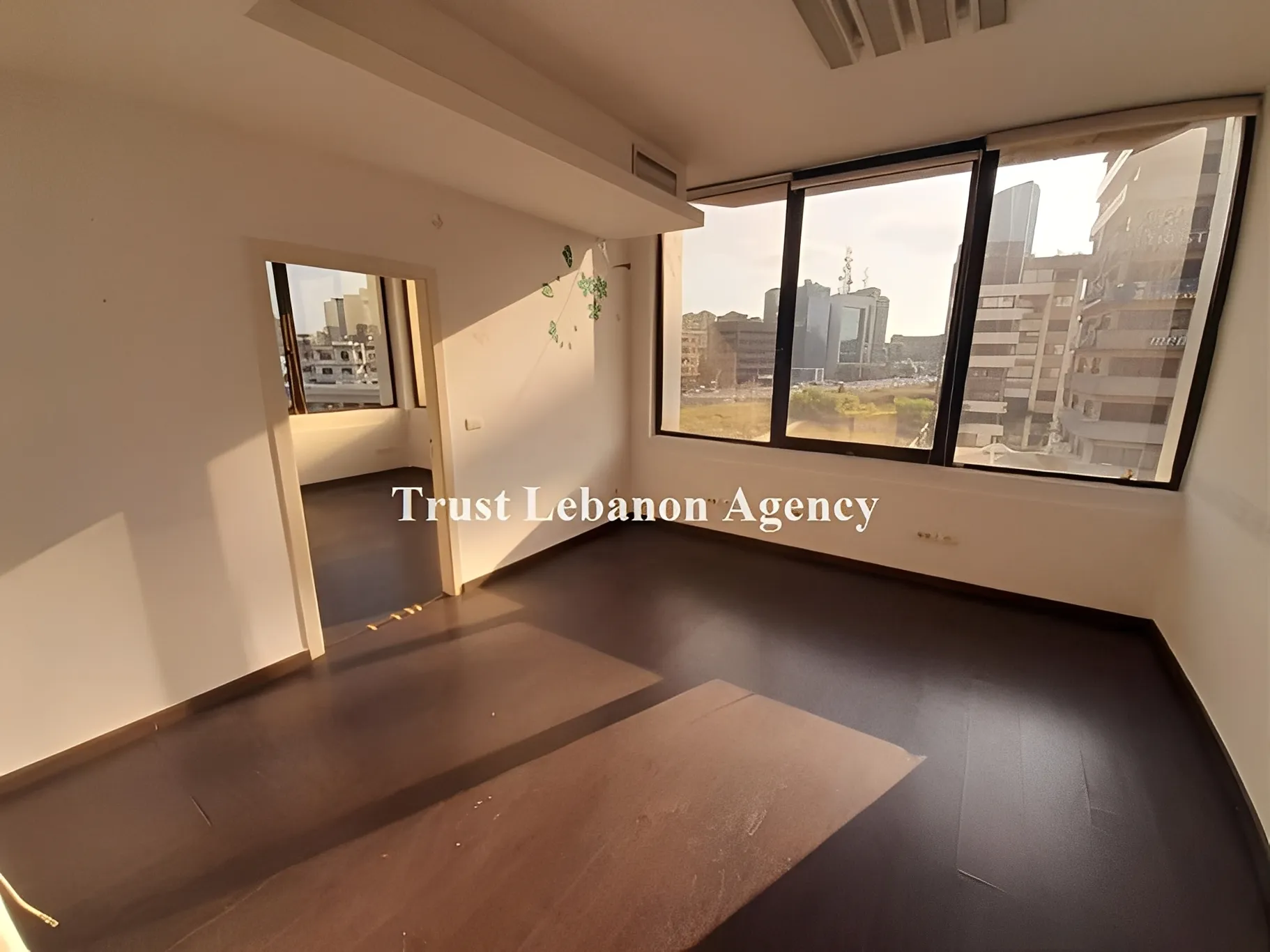 Office for rent in Metn, Mkalles