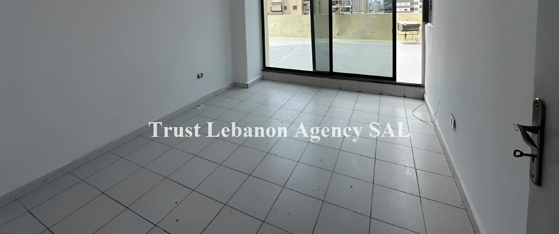 Office for rent in Metn, Sin El Fil